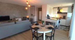 La Campagne Romantique - avec entrée autonome, parking privé & sa piscine ! -
